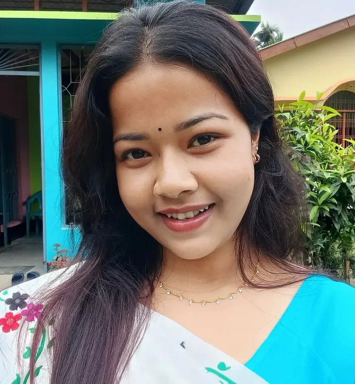 বৃষ্টির দিনে কাকিমাকে চুদলাম